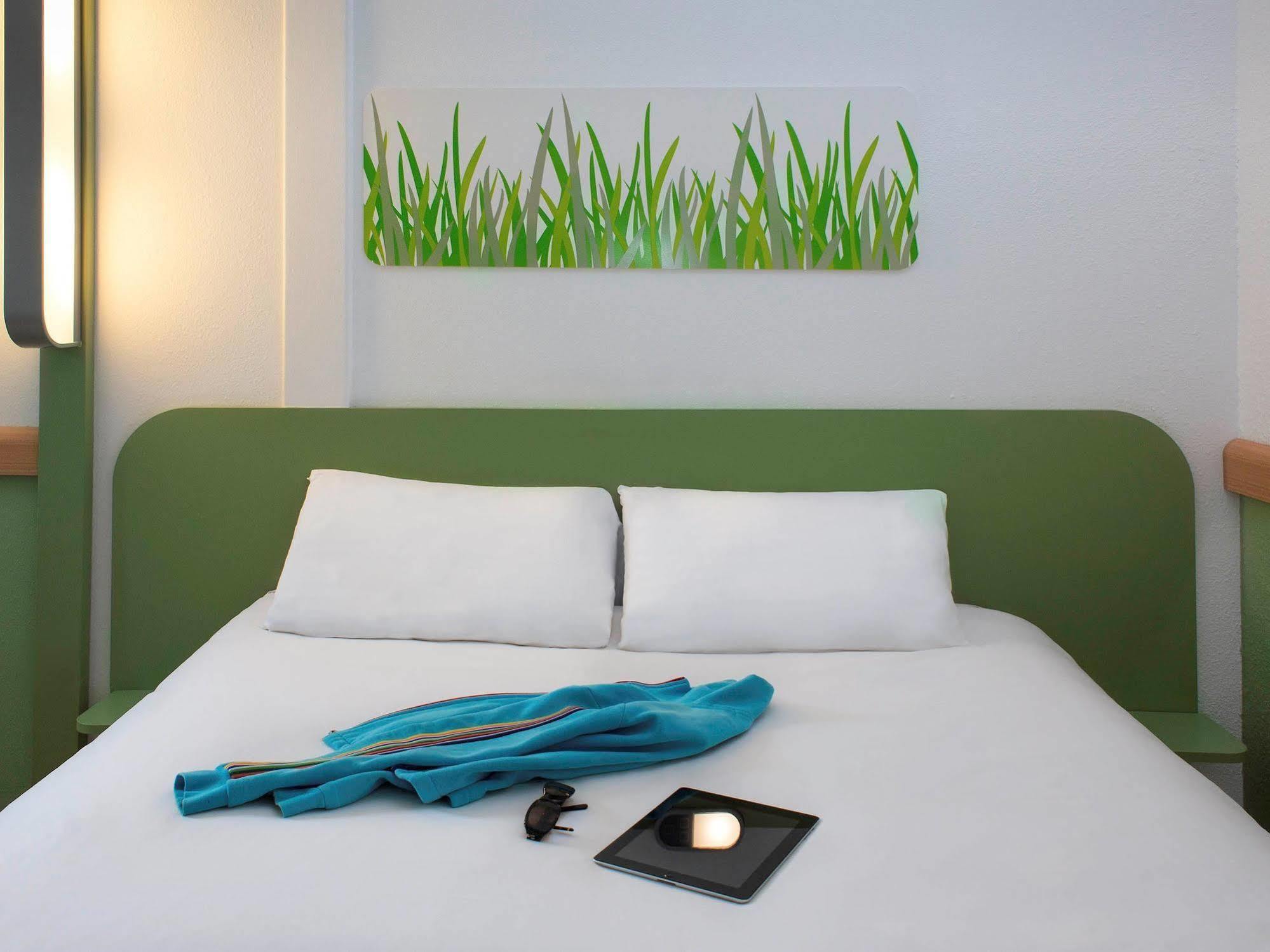Ibis Budget Chambery Sud Challes Les Eaux Kültér fotó