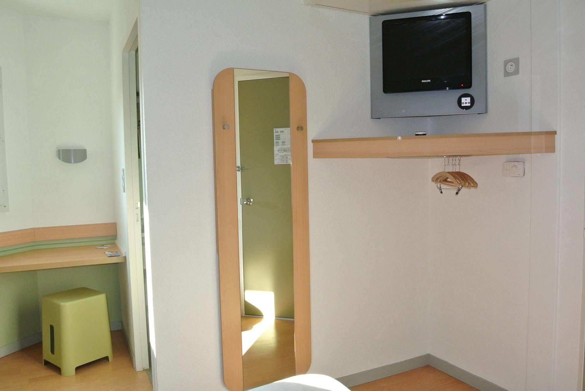 Ibis Budget Chambery Sud Challes Les Eaux Kültér fotó